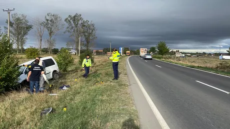 Accident mortal în judeţul Buzău Un şofer a pierdut controlul volanului şi s-a răsturnat cu maşina într-o curbă - FOTO UPDATE