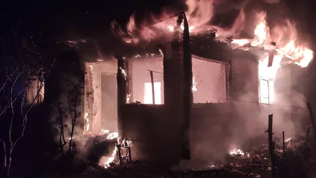 Incendiu la o casă din localitatea Erbiceni. Pompierii intervin de urgență - EXCLUSIV GALERIE FOTO VIDEO UPDATE