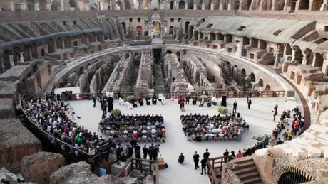 Rugăciune pentru Pace la Colosseum condusă de Papa Francisc