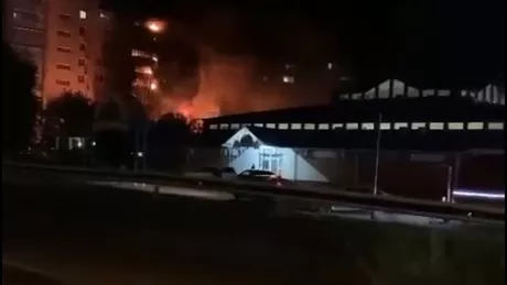 Un avion militar s-a prăbușit peste o clădire rezidențială din Rusia - VIDEO UPDATE