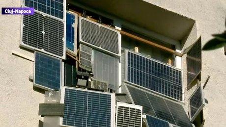 Un bărbat din Cluj și-a montat panouri solare la geamul apartamentului pentru a reduce cheltuielile la enegia electrică