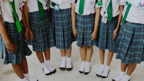 Ce a decis CES despre reintroducerea uniformelor şcolare