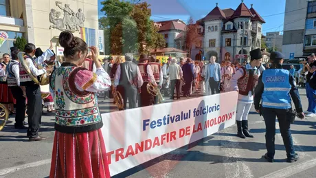 A început a doua zi a Festivalului Folcloric Internațional Trandafir de la Moldova ediția a LIII-a organizat în perioada 7  9 octombrie la Iași - GALERIE FOTO VIDEO