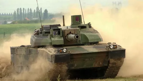 Treisprezece tancuri pentru grupul de luptă al NATO pleacă spre România. Cum arată blindatele Leclerc - VIDEO