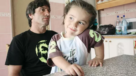 Kassandra fiica adoptată de fostul fotbalist Iosif Rotariu are 17 ani. Ce face și cum arată acum adolescenta