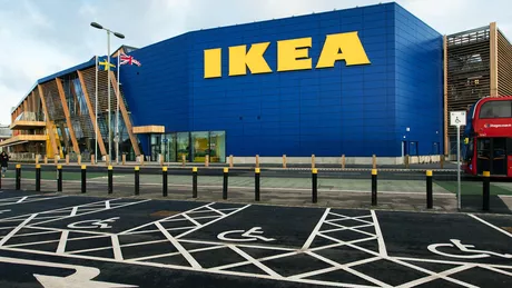 Alertă alimentară la Ikea Un obiect metalic a fost găsit într-un tort