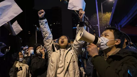Două oraşe chineze relaxează restricţiile anti-COVID după protestele anti-lockdown