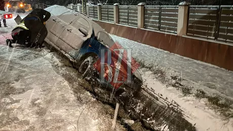 Accident rutier în Lunca Cetățuii. Doi șoferi au pierdut controlul volanului și au ieşit în afara părţii carosabile - EXCLUSIV FOTOVIDEO