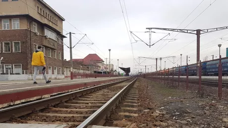 Accident feroviar în Buzău. Un bărbat de 43 de ani a fost lovit de tren