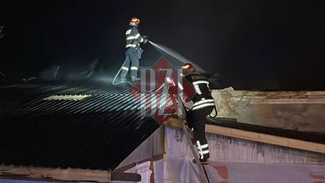 Incendiu în municipiul Iași. O casă dezafectată a fost cuprinsă de flăcări - FOTOVIDEO
