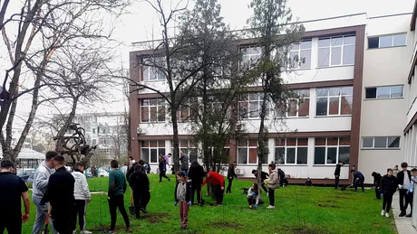 Activități în cadrul programului Eco-școala la Liceul Teoretic Dimitrie Cantemir - FOTO