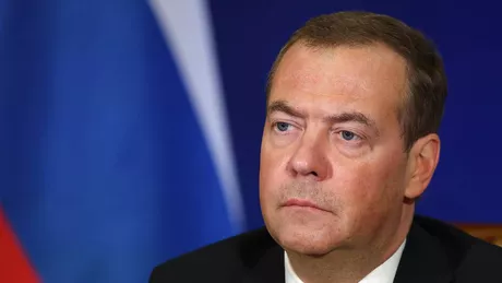 Dmitri Medvedev acuză SUA Mită pentru CPI pentru a emite mandat de arestare pe numele lui Vladimir Putin