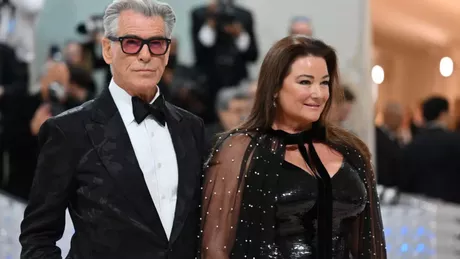 Pierce Brosnan și soția sa Kelly apariție de senzație. Cei doi par la fel de îndrăgostiți și după 21 de ani de căsnicie