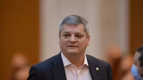 Deputatul Radu Cristescu Pe domnu președinte pare că-l lovește periodic strechea naționalismului