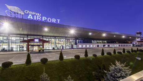 Atac armat pe Aeroportul Internațional Chișinău Un bărbat a tras cu pistolul oamenii au fost evacuați