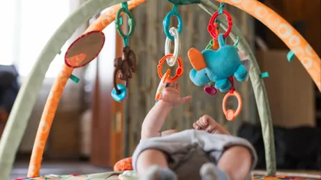 Distracție și Dezvoltare Cele Mai Captivante Jucării Pentru Bebeluși