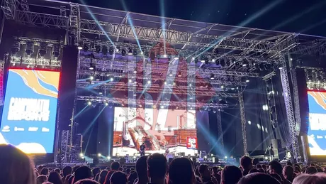 A doua zi de concert la Iași. Festivalul Digital Throne WEC 2023 a adunat mii de oameni în fața Palatului Culturii - GALERIE FOTO VIDEO