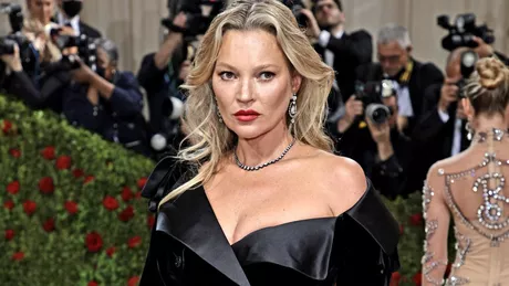 Cum arată Kate Moss la vârsta de 49 de ani. Prin ce transformare a trecut