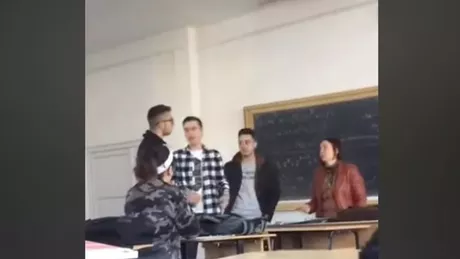 România Educată Un elev umilește o profesoară de matematică. O să vă fac catalogul guler - VIDEO