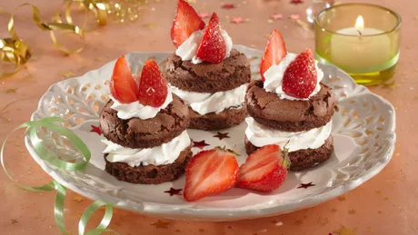 Prăjituri pentru Revelion. Cum să pregătești rapid cele mai bune prăjituri la masa festivă