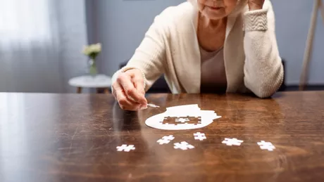 Ce reprezintă demența senilă și care sunt factorii de risc