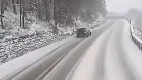 Grabă inconștiență noroc sau toate la un loc Iată ce depășire riscantă a făcut acest șofer - VIDEO