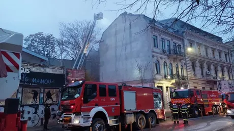 Incendiu puternic în București. Un hotel din apropierea Centrului Vechi a luat foc - FOTO