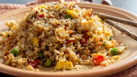 În ce constă secretul pregătirii orezului prăjit Cât timp are nevoie acesta pentru a fi gata de servit pe masă