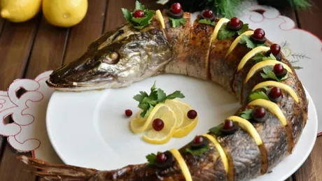 Festin culinar cu știucă umplută. Umpluturi inedite pentru prepararea unui deliciu pescăresc de zile mari