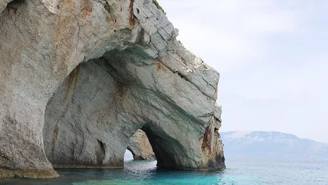 Secretul Peșterilor Albastre pe care îl vei descoperi doar într-o vacanță în Zakynthos