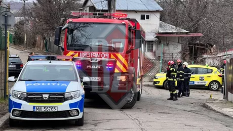 Accident rutier la Iași. Un autoturism a avariat o țeavă de gaz metan - FOTO