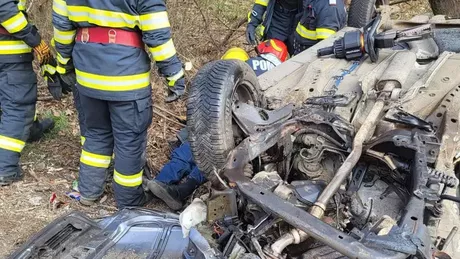 Accident mortal în Ialomița. O persoană a decedat iar alte cinci au fost rănite - FOTO