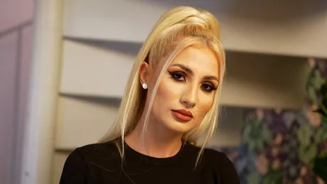 Claudia Puican surprinsă împreună cu un artist celebru după plecarea lui Armin Nicoară la Insula de 1 milion Mama copilului artistului poate vedea oricând imaginile