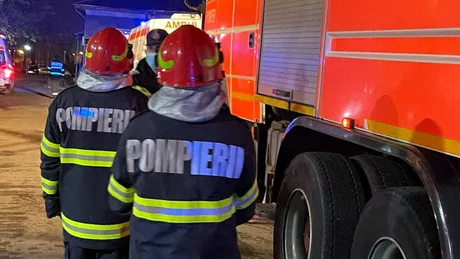 Explozie urmată de incendiu într-un bloc din județul Bacău Un bărbat s-a ales cu arsuri pe tot corpul