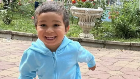 Aryan băiețelul în vârstă de doi ani din Botoșani găsit într-o pădure a fost externat