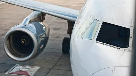 O femeie și-a dat ultima suflare la bordul unui avion după ce i s-a făcut rău