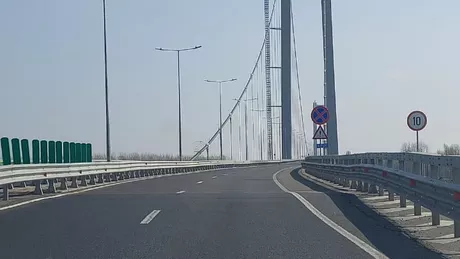 În zeci de ani de guvernare PSD-ul a construit un pod la Brăila care se scufundă Imagini dramatice - VIDEO