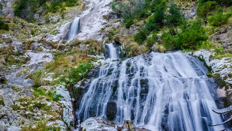 Legenda sângeroasă din Munții Rodnei. Iată cum a luat ființă Cascada Cailor