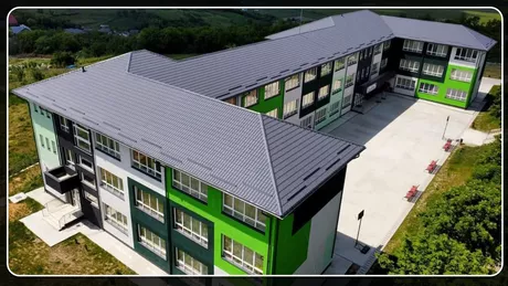 Trei consorții formate din 24 companii vor să construiască o școală în Valea Adâncă. Contractul valorează peste 26 de milioane de lei - FOTO