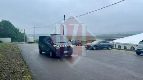 Jandarmii patrulează zona în care se desfăşoară priveghiul lui Costel Corduneanu - FOTO VIDEO
