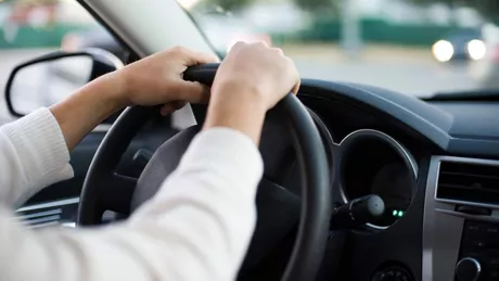 O nouă lege îi vizează pe șoferi. Iată regulile rutiere care îi pot pune în dificultate