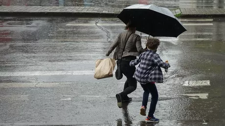 Se strică vremea După temperaturi de vară meteorologii anunță ploi în toată țara