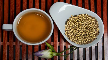 Beneficiile ceaiului de coriandru. Un inamic al infecțiilor și o sursă bogată de vitamina C