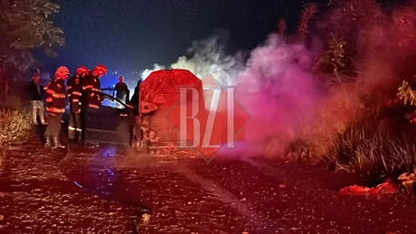 Un autoturism a luat foc în mers la Iași. Mai multe echipaje de pompieri au intervenit - EXCLUSIV FOTOVIDEO UPDATE