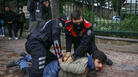 Proteste violente în Istanbul. A fost declarată stare de asediu din cauza mitingurilor de 1 mai - FOTO VIDEO