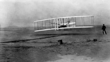 Cine a inventat avionul