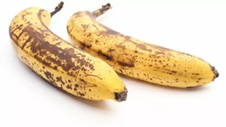 Banana contine foarte multe vitamine. Iata proprietatile terapeutice