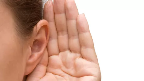 9 remedii simple dar eficiente care te ajuta sa-ti desfunzi urechile