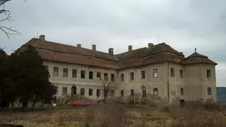 Castelul Kemény-Bánffy din Luncani - FOTO
