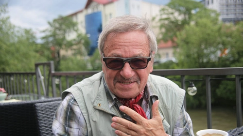 Radu Țuculescu, cunoscut romancier și realizator TV, a murit. Pe 5 aprilie urma să-și lanseze o nouă carte